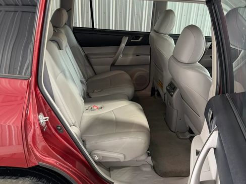 Used 2010 Toyota Highlander SE FWD image 24