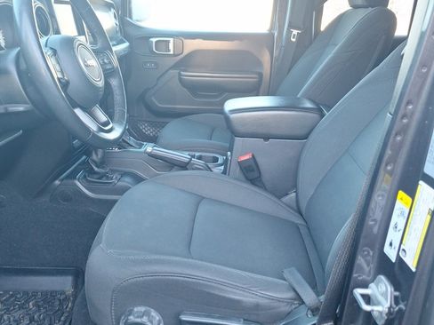 Used 2018 Jeep Wrangler Unlimited Sport S image 8