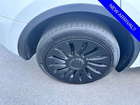 Used 2023 Tesla Model Y Long Range AWD/4WD image 5