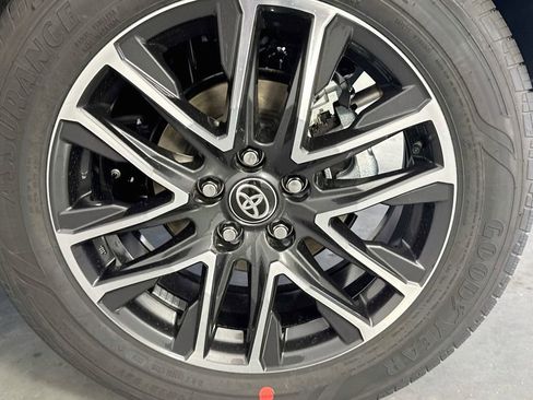 New 2026 Toyota Corolla Cross XLE image 31