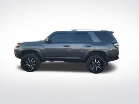 Used 2018 Toyota 4Runner SR5 image 11