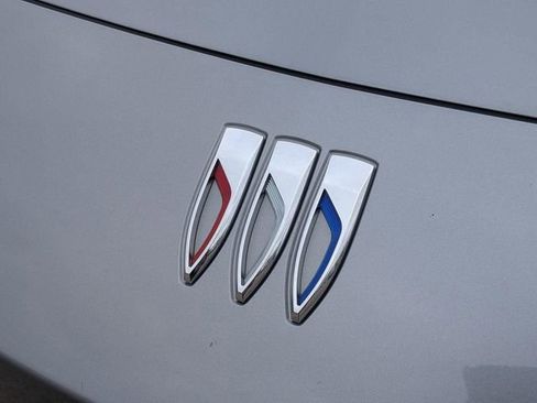 Used 2025 Buick Envista Sport Touring image 28