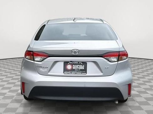 Used 2025 Toyota Corolla LE FWD image 4