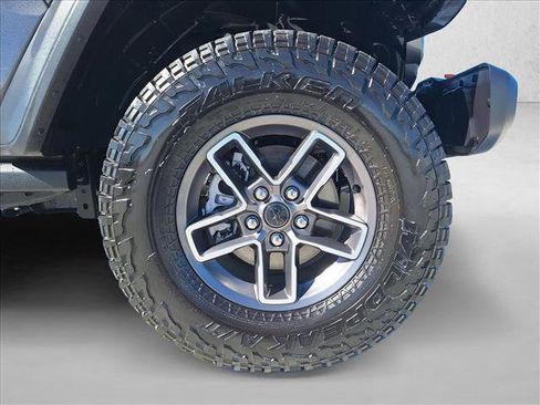 Used 2025 Jeep Gladiator Mojave image 20