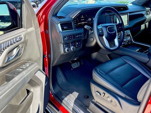 Used 2024 GMC Yukon XL Denali w/ Max Trailering Package image 10