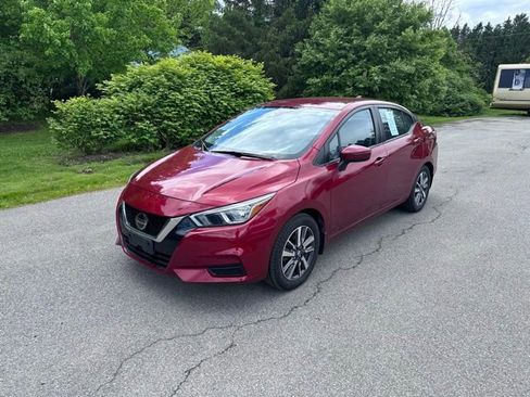 Used 2020 Nissan Versa SV FWD image 7