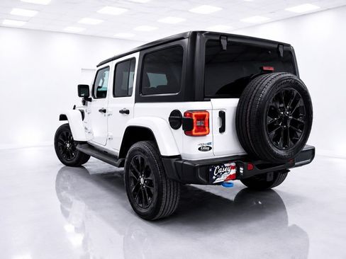Used 2023 Jeep Wrangler Unlimited Sahara w/ Cold Weather Group AWD/4WD image 7