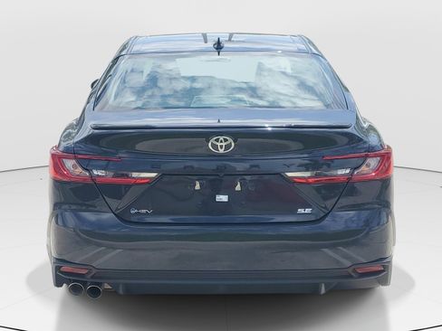 Certified 2025 Toyota Camry SE FWD image 4