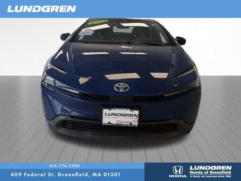 Used 2024 Toyota Prius LE FWD image 2