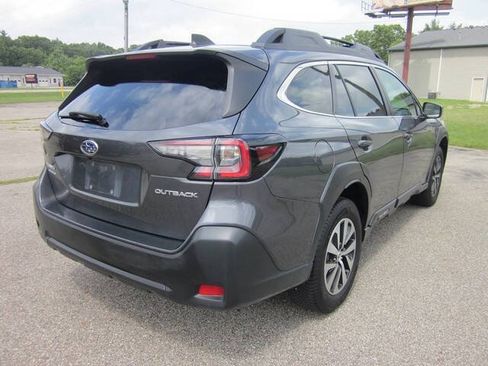 Used 2023 Subaru Outback Premium AWD/4WD image 5