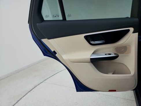 Certified 2025 Mercedes-Benz GLC 300 image 22