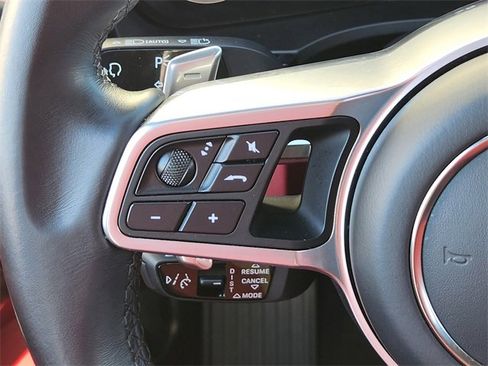Used 2023 Porsche Cayenne image 27