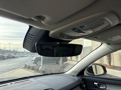 Certified 2025 Volvo XC40 B5 Core image 53