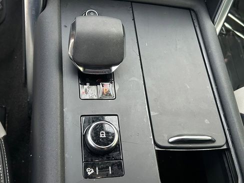 Used 2021 Land Rover Discovery S R-Dynamic image 54