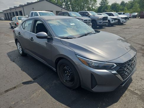 Used 2024 Nissan Sentra S FWD image 3