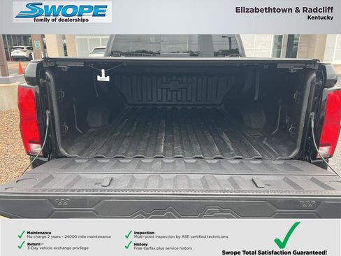 Used 2025 Chevrolet Colorado ZR2 w/ Technology Package AWD/4WD image 19