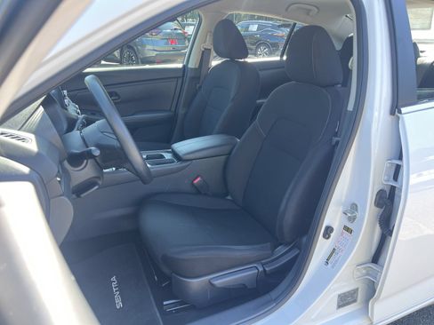 Used 2025 Nissan Sentra S FWD image 16
