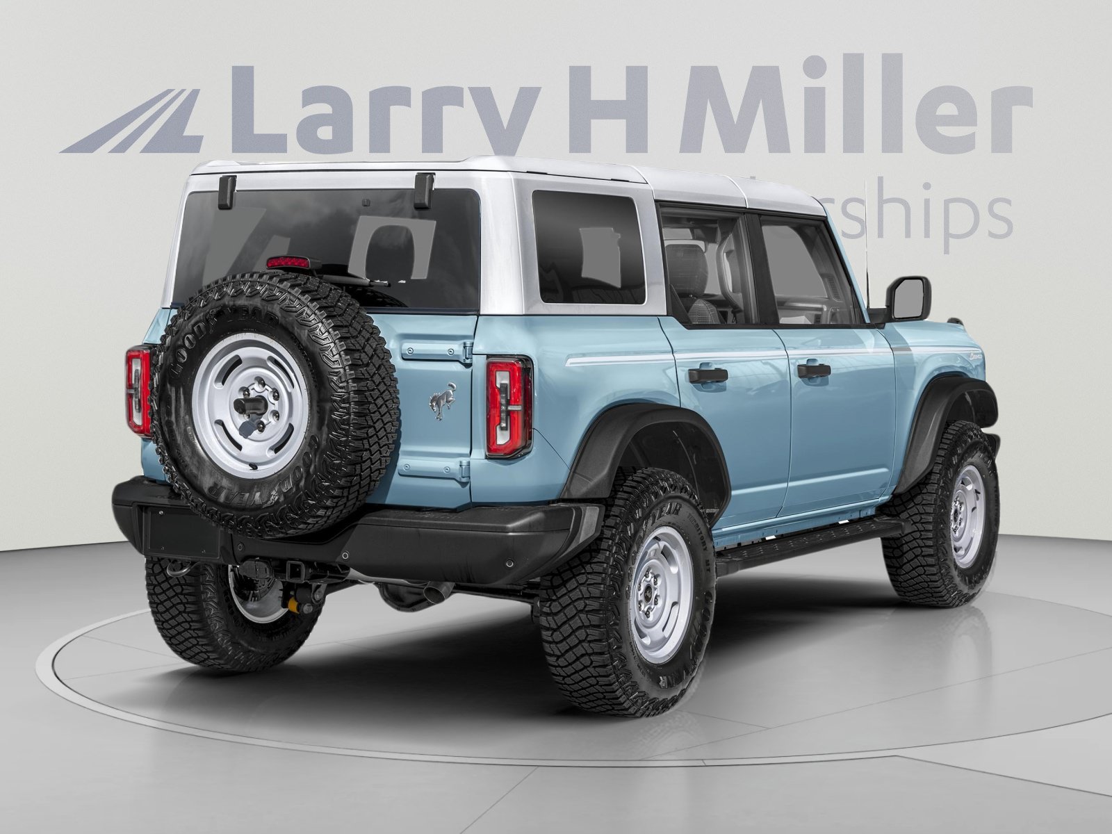 Used 2025 Ford Bronco Heritage Edition AWD/4WD image 2