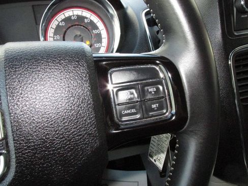 Used 2017 Dodge Grand Caravan SXT FWD image 54