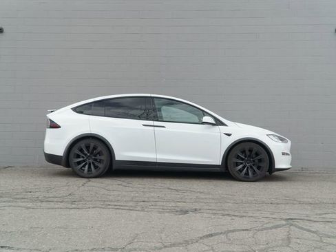 Used 2022 Tesla Model X image 8