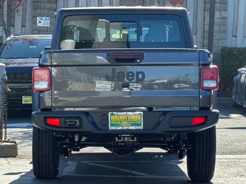 New 2026 Jeep Gladiator Sport image 5