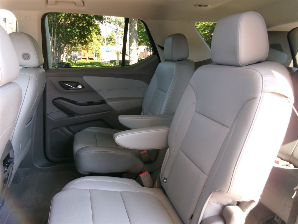 Used 2020 Chevrolet Traverse Premier FWD image 30