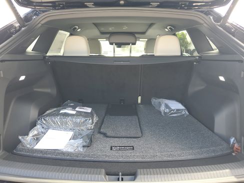 New 2025 Volkswagen Atlas Cross Sport SEL Premium R-Line image 10