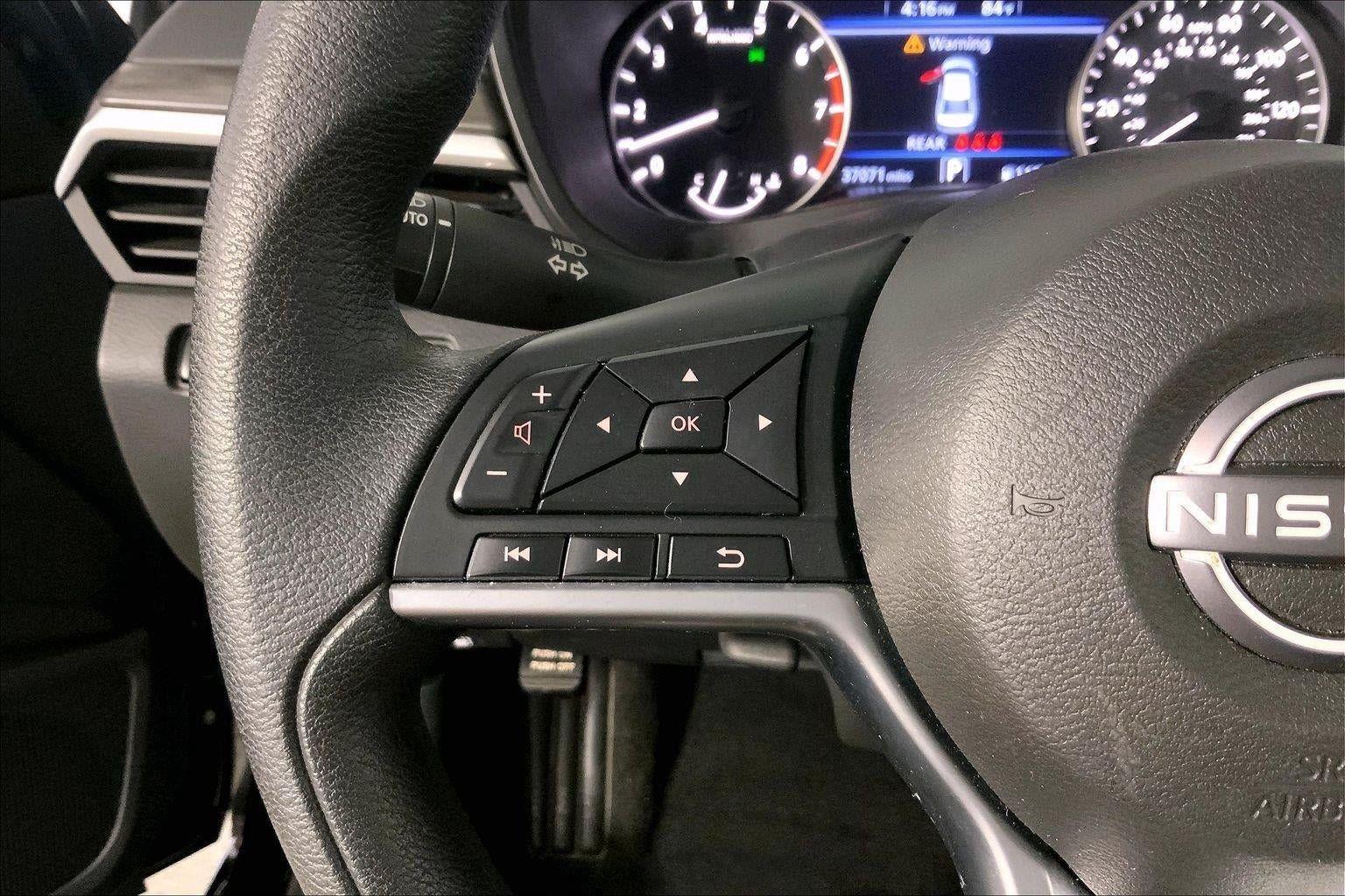 Used 2025 Nissan Altima 2.5 SV FWD image 18