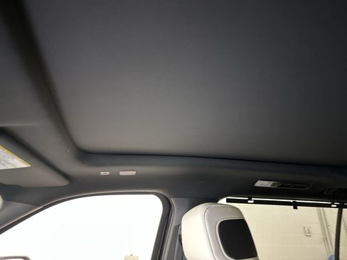 Used 2025 Toyota Sequoia Capstone AWD/4WD image 28