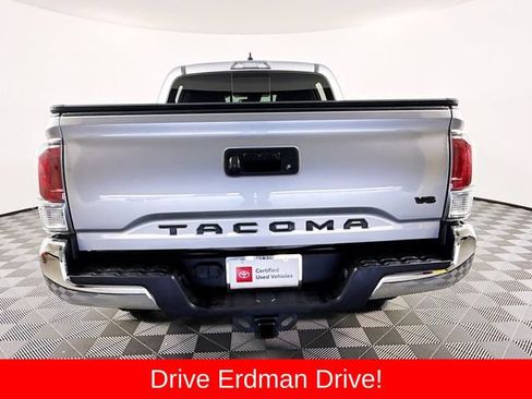 Certified 2021 Toyota Tacoma TRD Off-Road AWD/4WD image 22