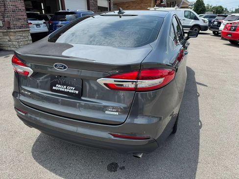 Used 2020 Ford Fusion SE FWD image 13