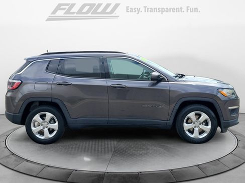 Used 2021 Jeep Compass Latitude w/ Sun and Sound Group FWD image 8