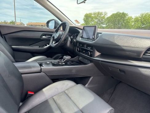 Used 2023 Nissan Rogue SV w/ SV Premium B Package FWD image 19