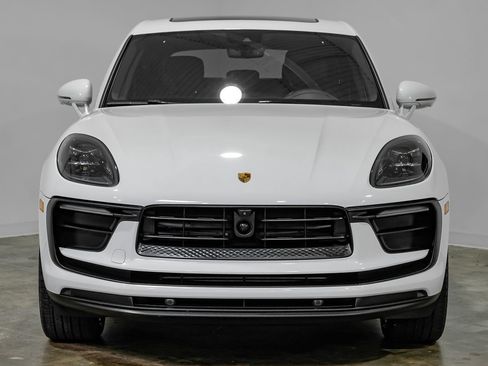 Used 2024 Porsche Macan AWD/4WD image 6
