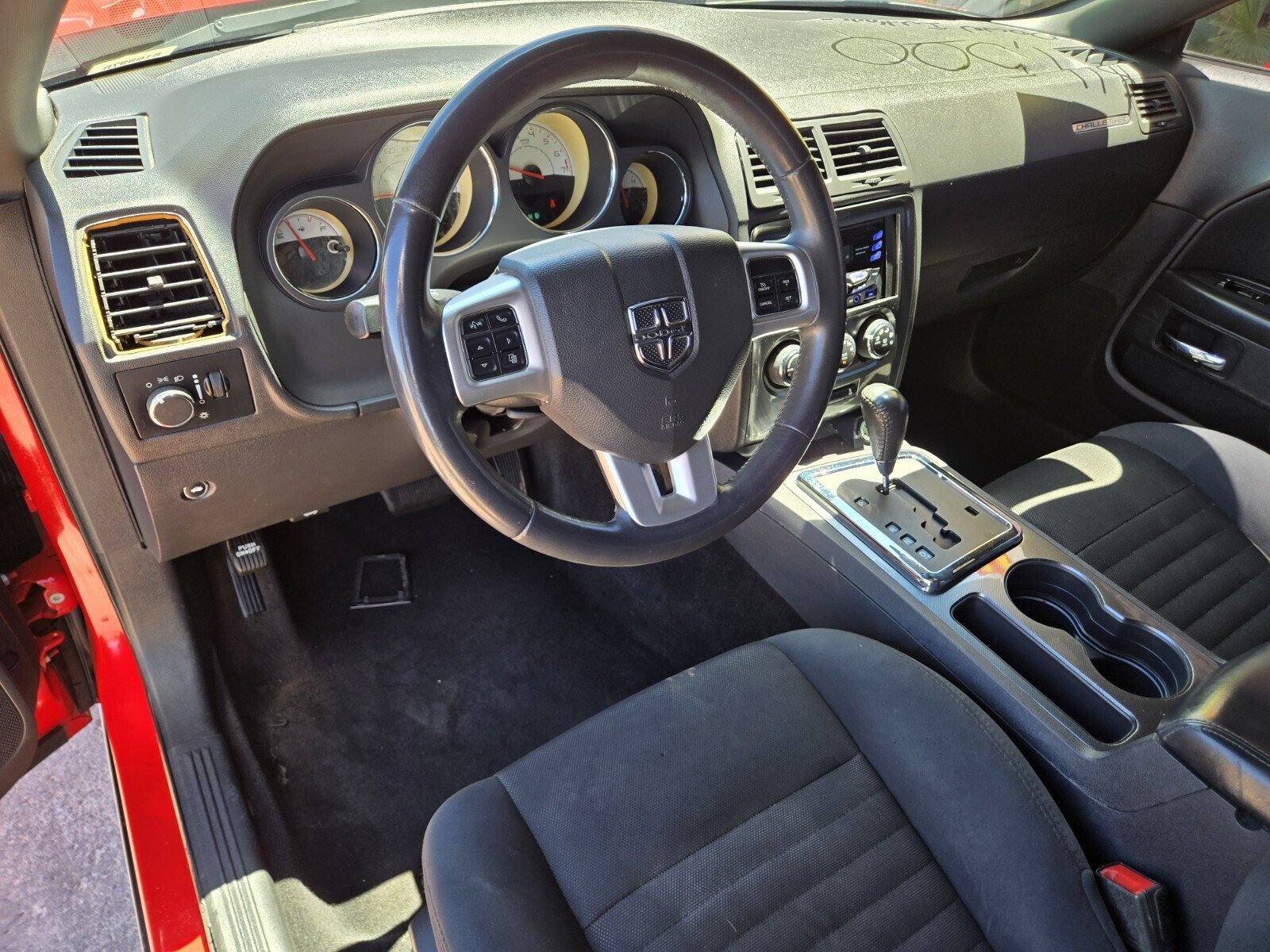 Used 2014 Dodge Challenger SXT RWD image 6