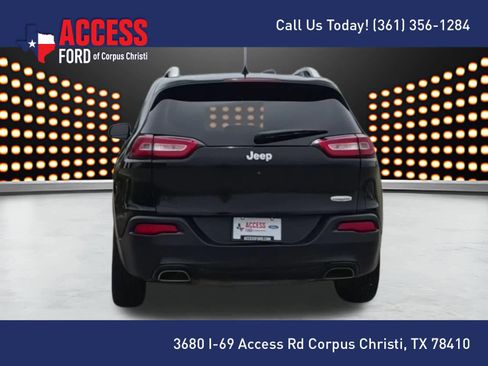 Used 2016 Jeep Cherokee Latitude FWD image 7