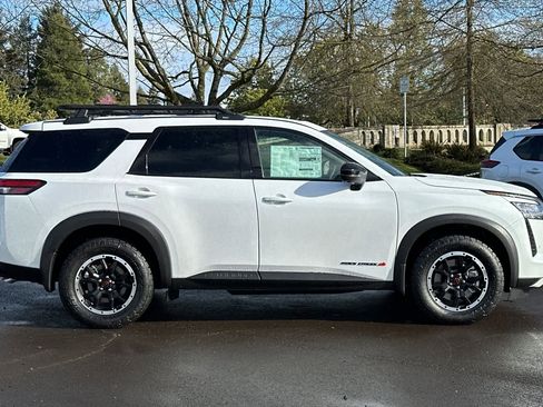 New 2026 Nissan Pathfinder Rock Creek image 8