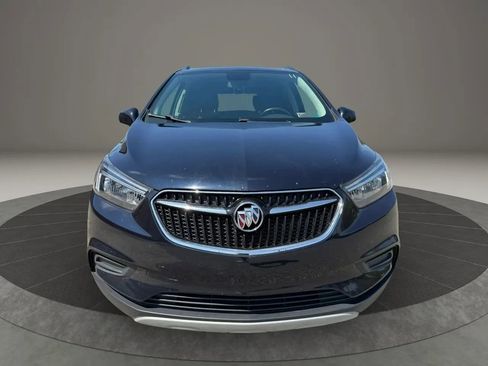 Used 2021 Buick Encore Preferred AWD/4WD image 2