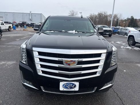 Used 2019 Cadillac Escalade Premium Luxury image 2