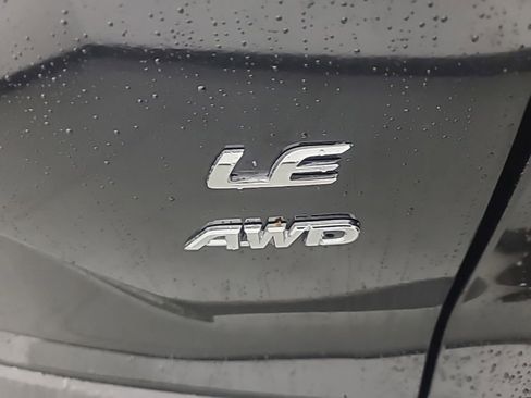 Used 2024 Toyota Corolla Cross LE image 12