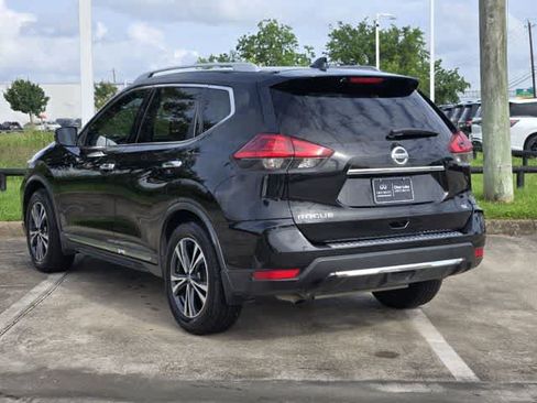 Used 2017 Nissan Rogue SL w/ SL Premium Package FWD image 4