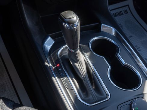 Used 2019 Chevrolet Traverse LT image 13