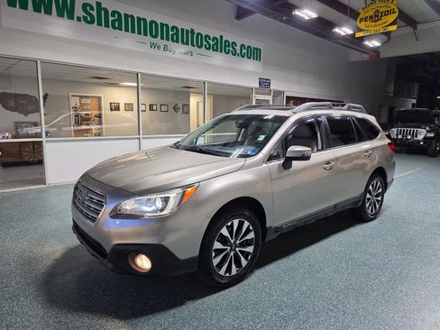 Used 2017 Subaru Outback 3.6R Limited AWD/4WD image 2