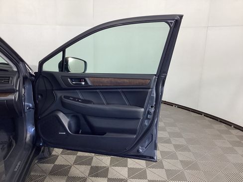Used 2018 Subaru Outback 2.5i Limited AWD/4WD image 8