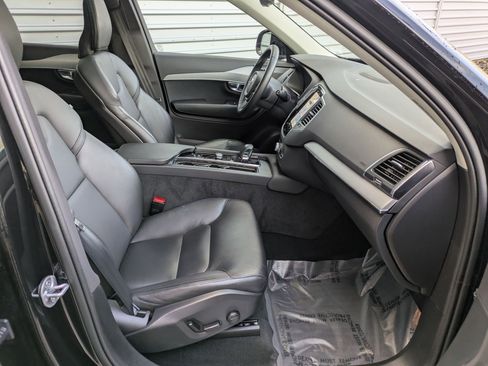 Used 2023 Volvo XC90 B5 Core w/ Climate Package image 35