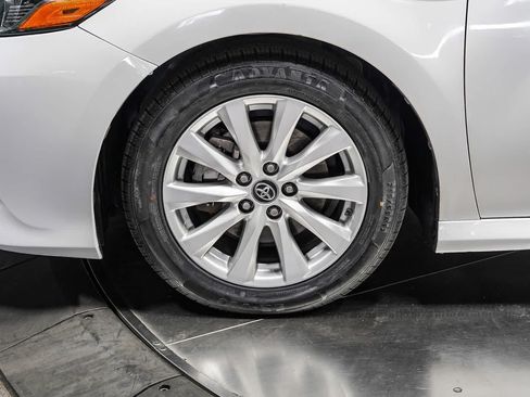 Certified 2019 Toyota Camry LE FWD image 9