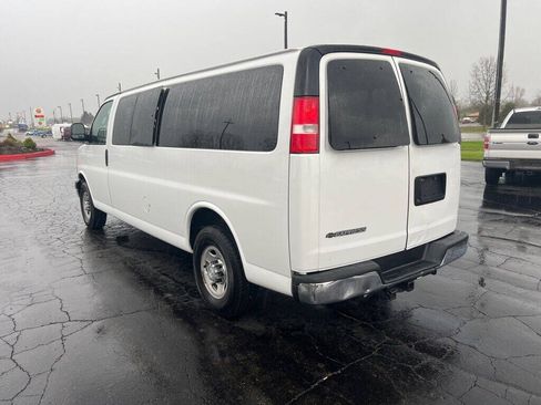Used 2017 Chevrolet Express 3500 LT w/ LT Preferred Equipment Group RWD image 2