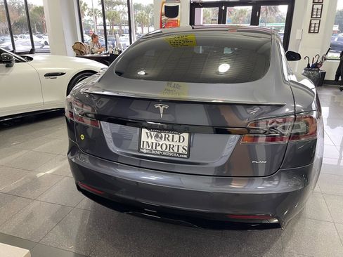 Used 2021 Tesla Model S Plaid image 8