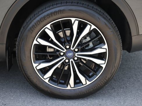 Certified 2022 Ford Escape SE w/ SE Sport Appearance Package AWD/4WD image 25