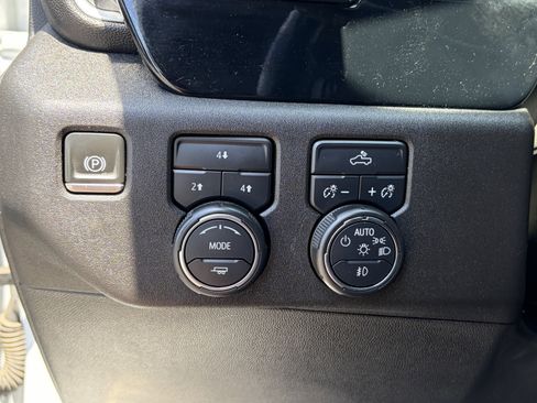 Used 2024 Chevrolet Silverado 3500 LT w/ Convenience Package AWD/4WD image 31